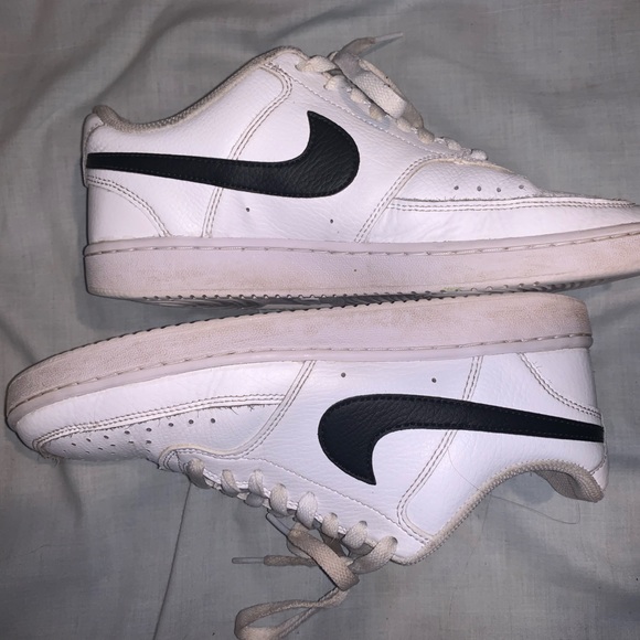 Nike Court Vision Lows     Size 8 - Picture 4 of 4